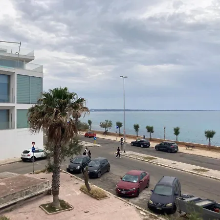 Marina Fronte Mare By Salentoville アパート